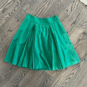 Banana Republic Kelly Green Knee Length Pleated Skirt Lined Side Zip 8